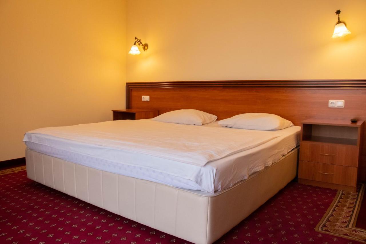 Olympavan Hotel Yerevan Ngoại thất bức ảnh