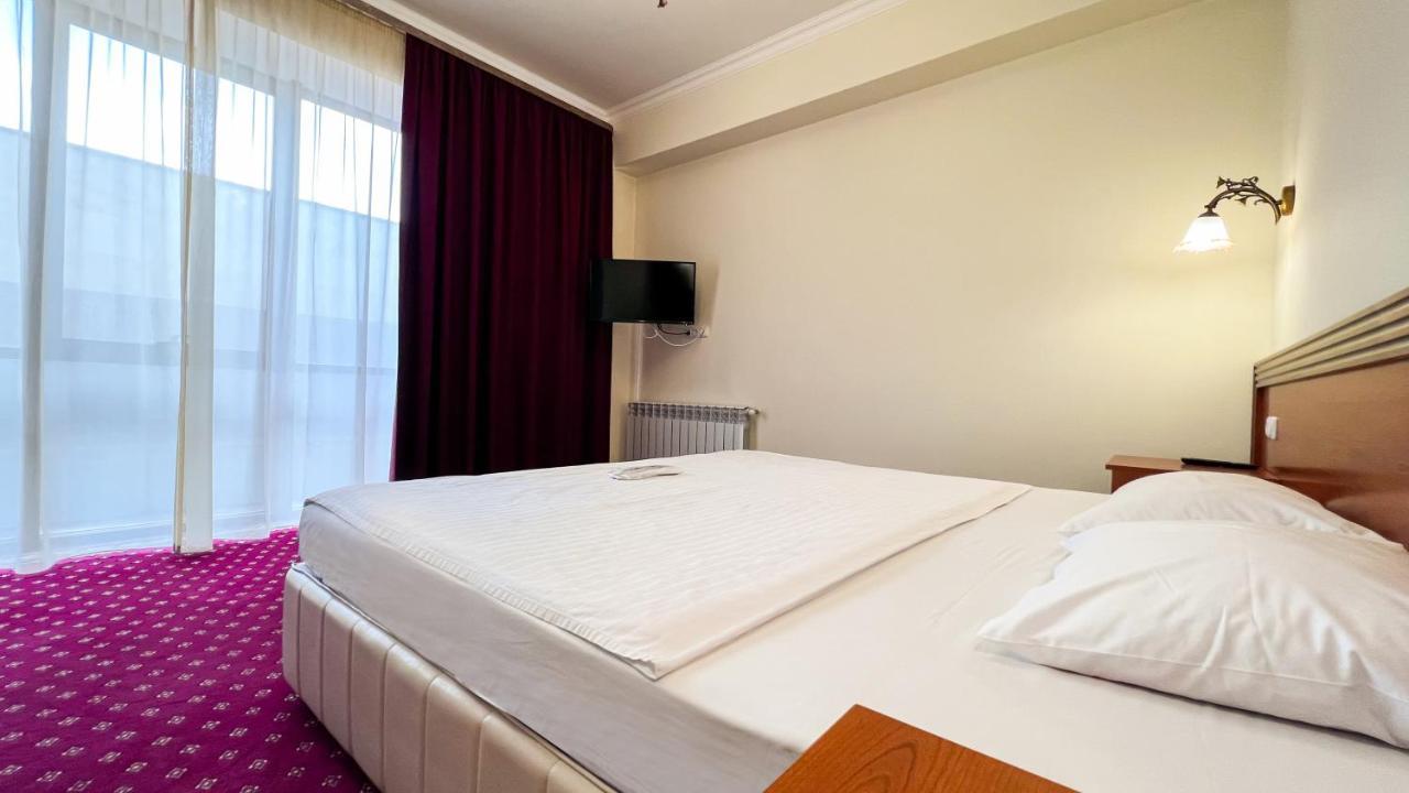 Olympavan Hotel Yerevan Ngoại thất bức ảnh