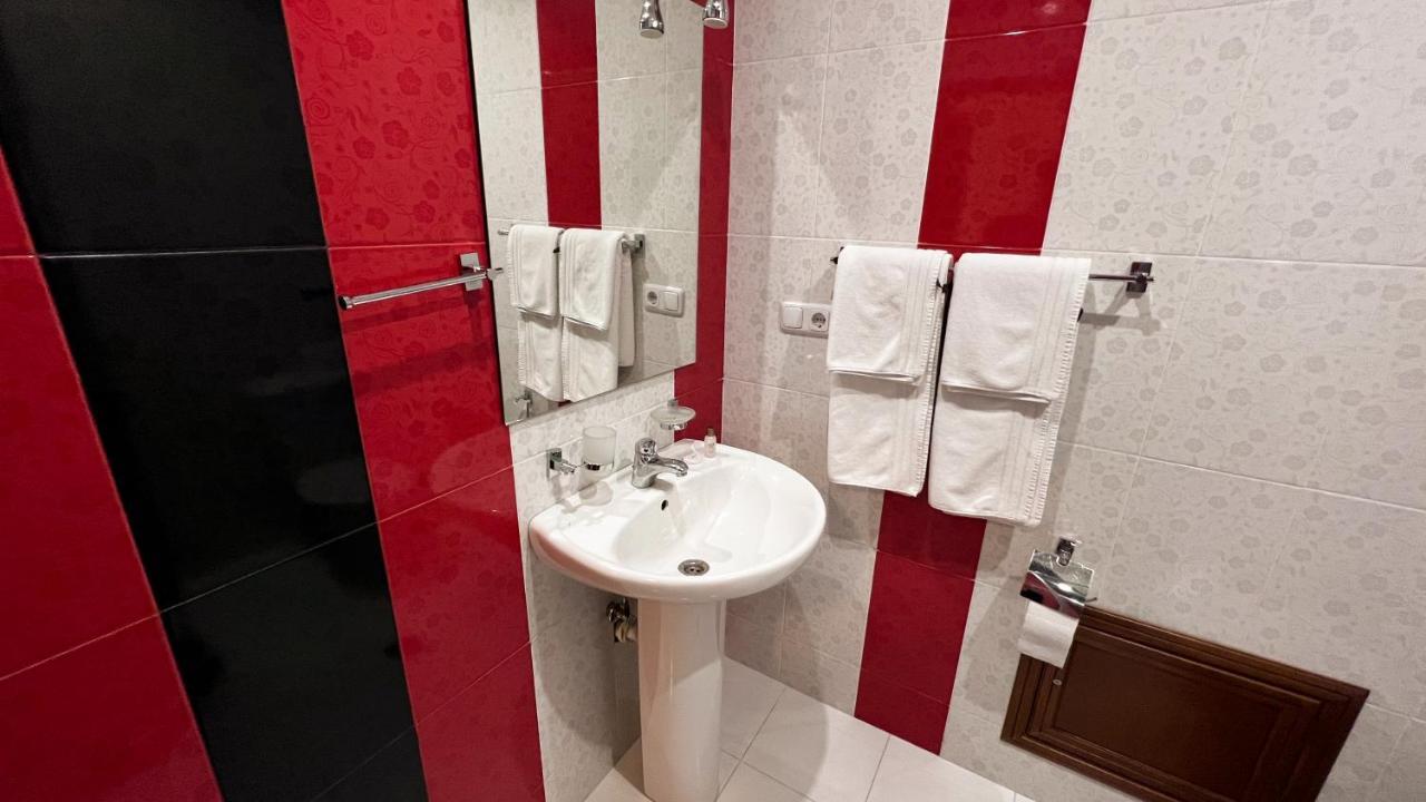 Olympavan Hotel Yerevan Ngoại thất bức ảnh
