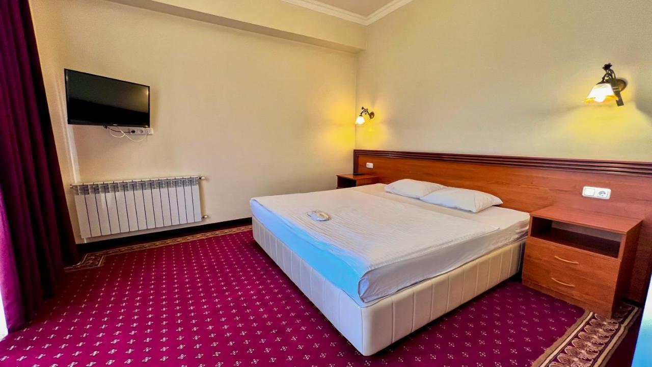 Olympavan Hotel Yerevan Ngoại thất bức ảnh